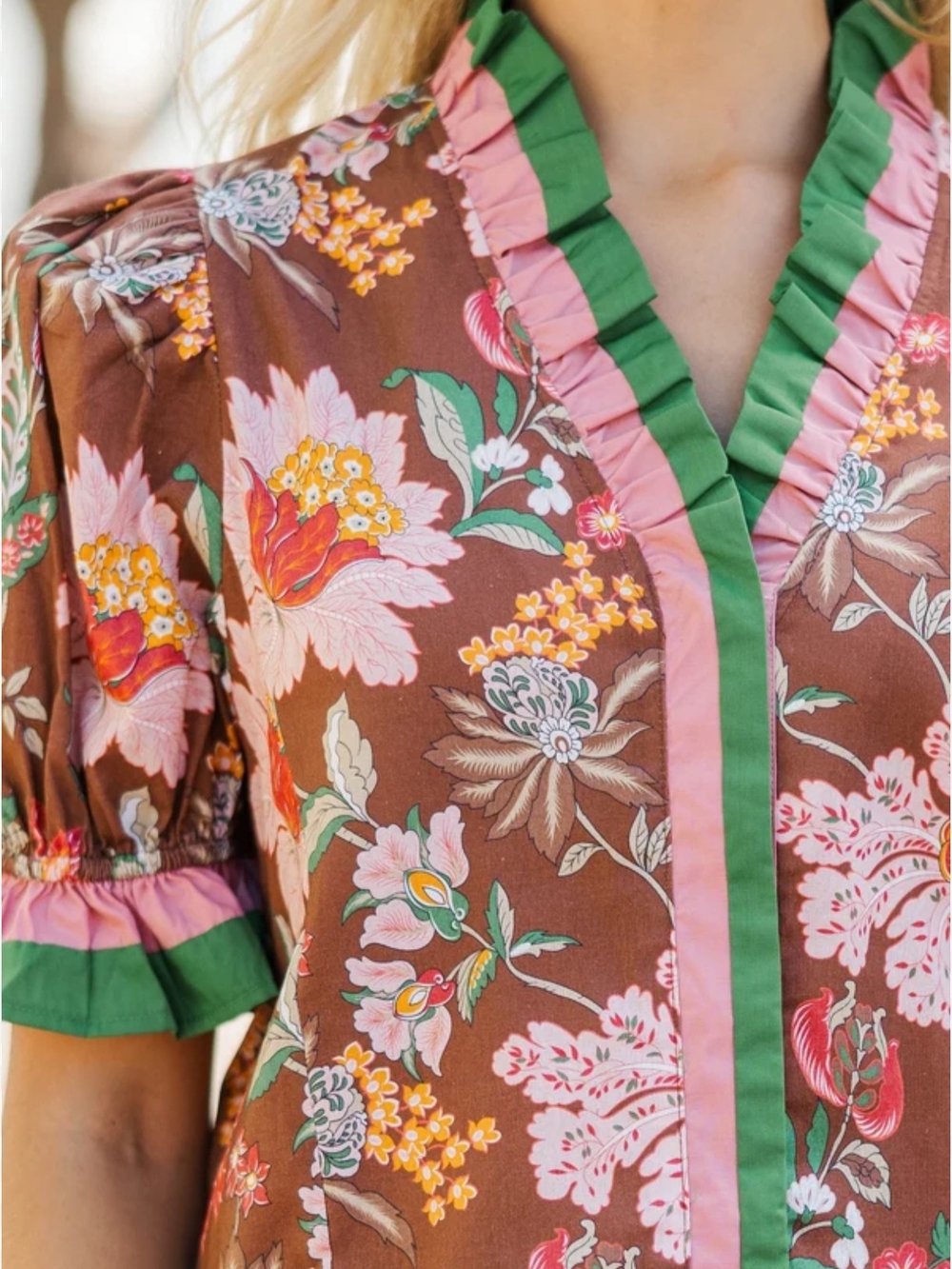 entro Brown Floral Ruffle-Trim Pink/Green Blouse Size Medium NWOT